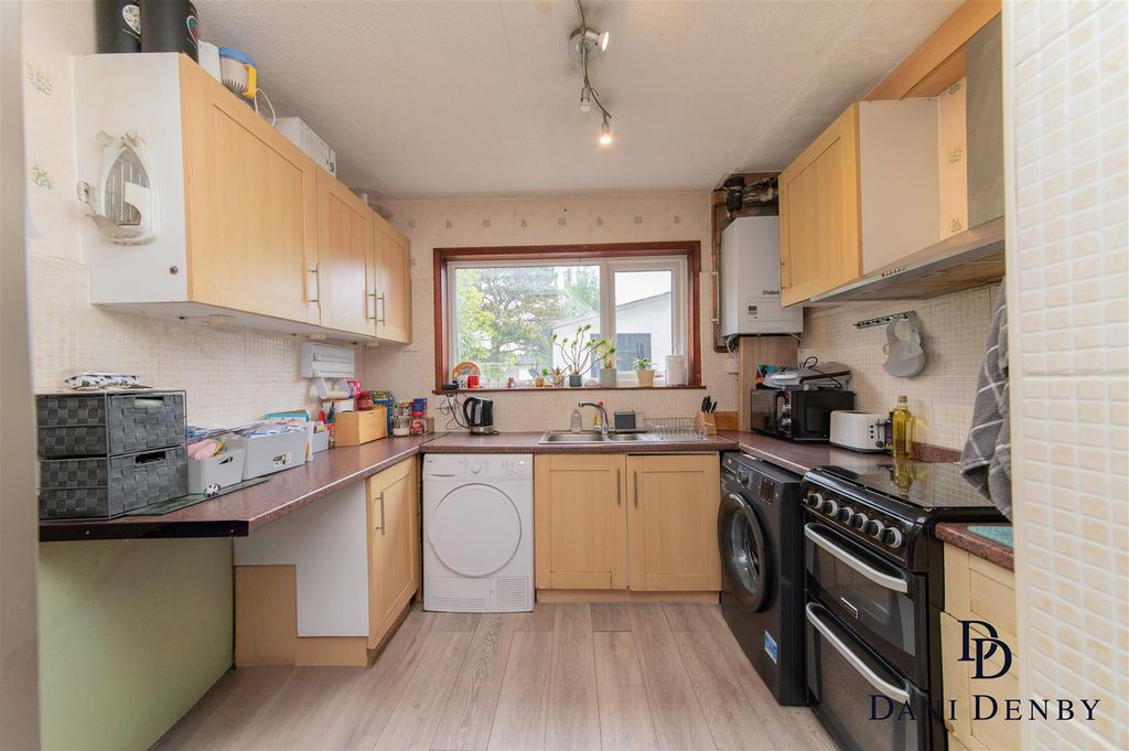 Property photo 3 of 14