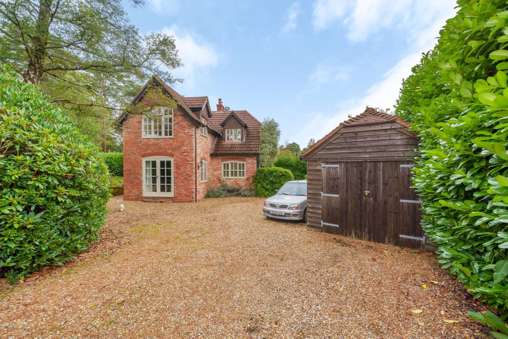 Property photo 1 of 18