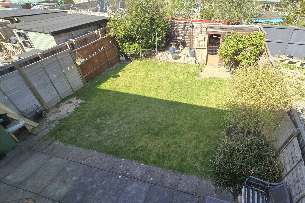 Property photo 3 of 16 Garden