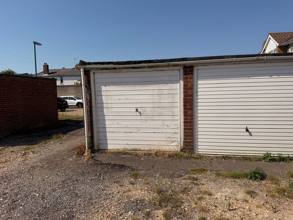 Property photo 2 of 3