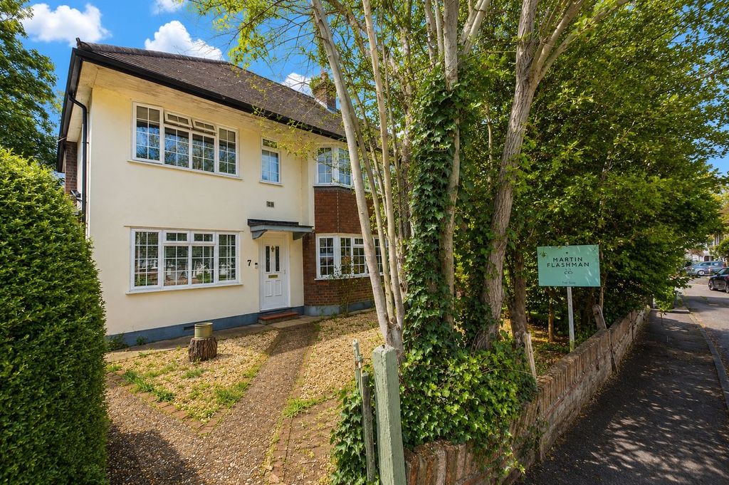 Property photo 1 of 11