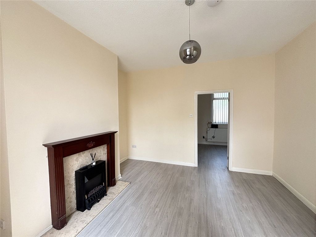 Property photo 2 of 15 Picture No. 03