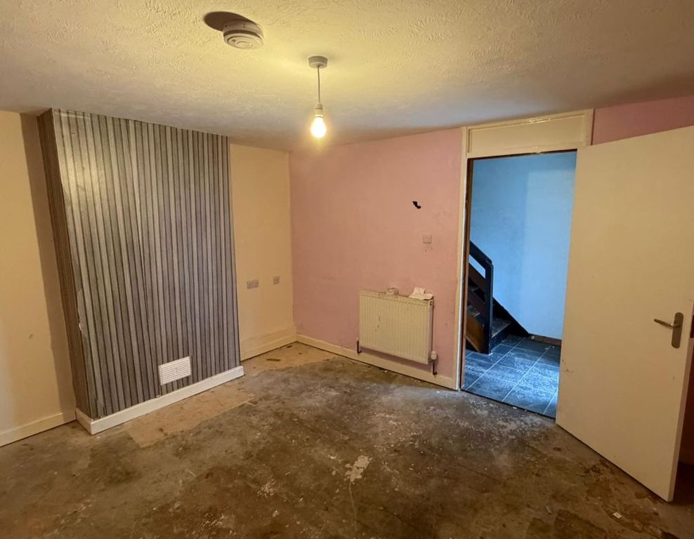 Property photo 2 of 6 Living Room