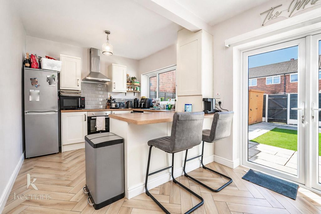 Property photo 2 of 16 .-08.Jpg