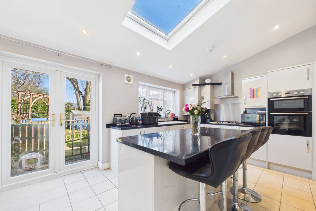 Property photo 2 of 23