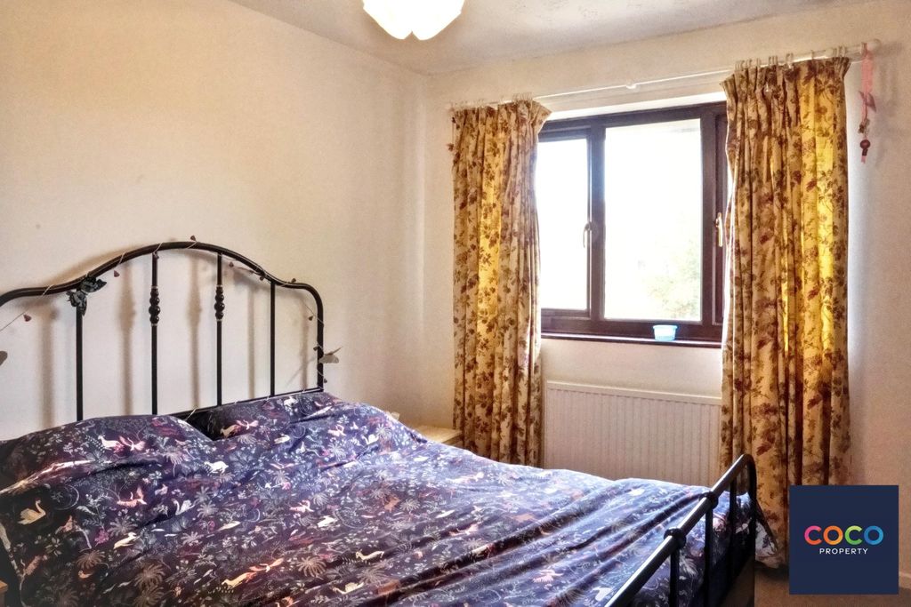 Property photo 3 of 7 5381865