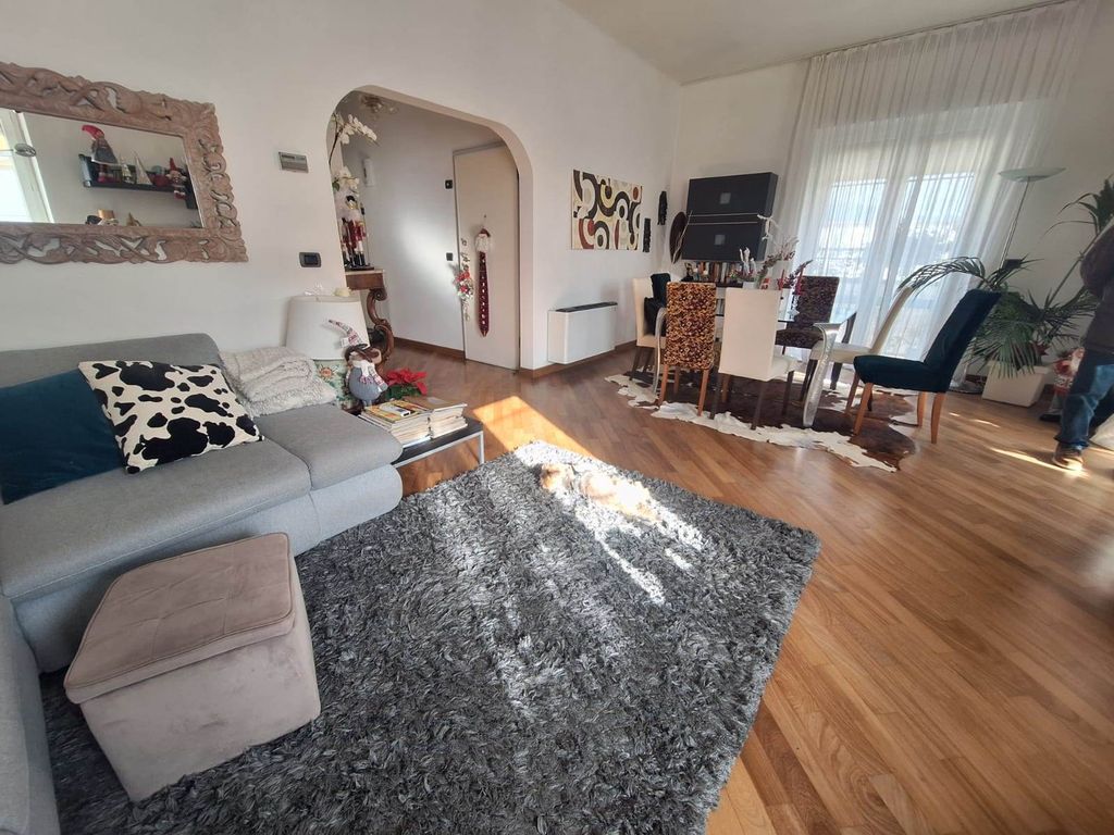 Property photo 1 of 26