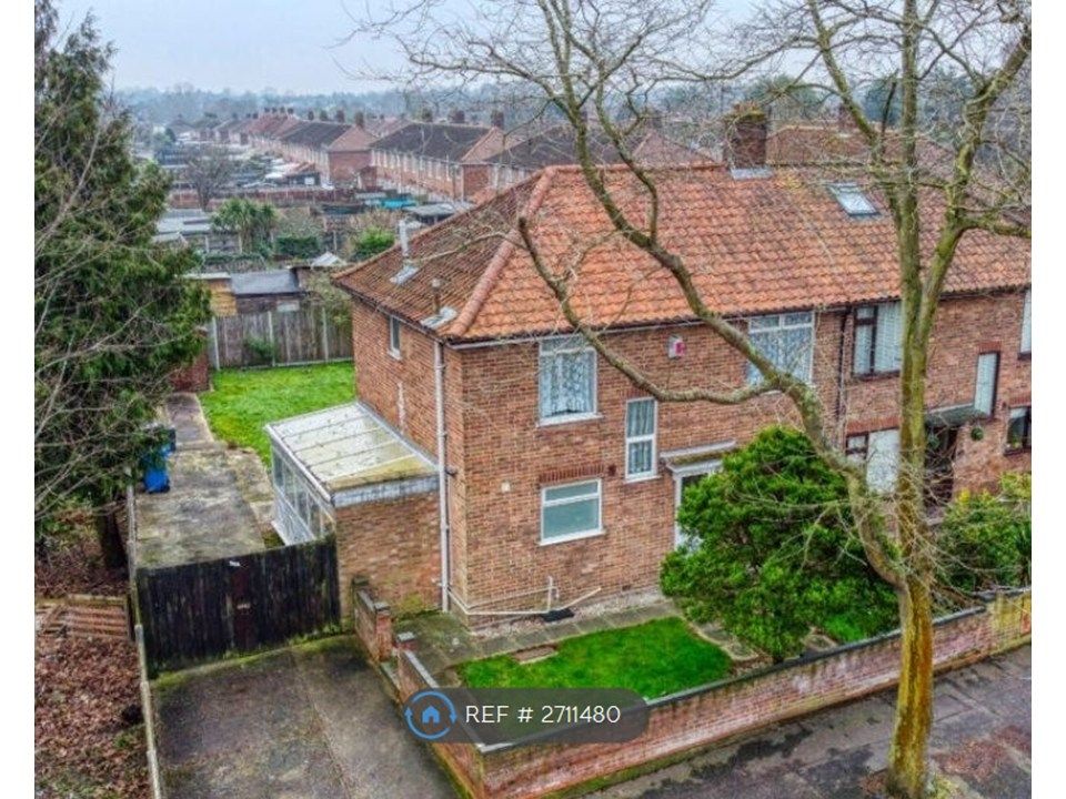 Property photo 2 of 21