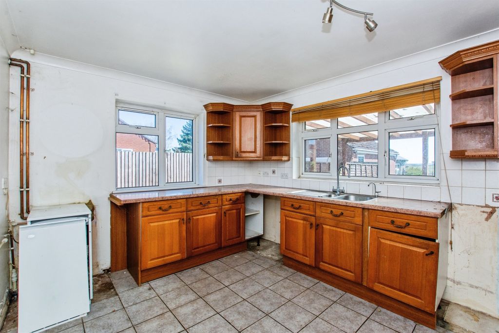 Property photo 2 of 20
