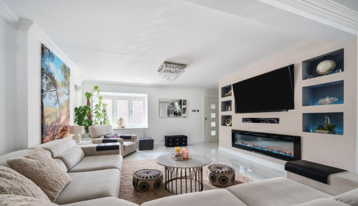 Property photo 3 of 23 Living Room