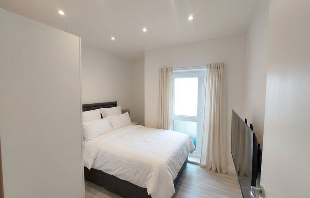 Property photo 2 of 6 Bedroom With Courtyard