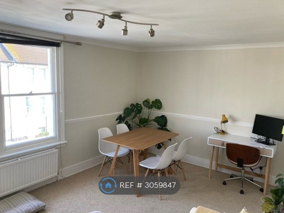Property photo 3 of 10