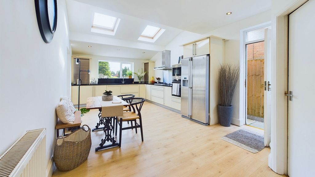 Property photo 2 of 28 2868514