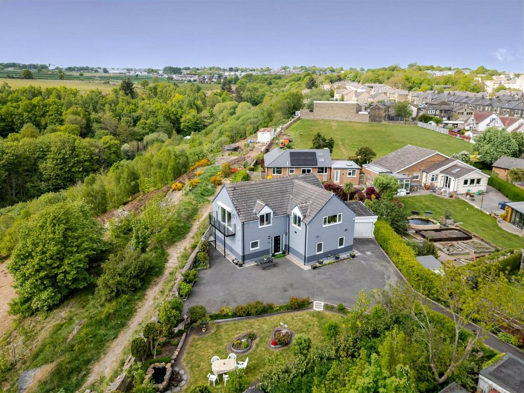 Property photo 2 of 27 Picture No. 72