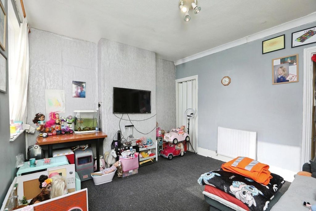 Property photo 3 of 9 Pbox-Img.Jpg