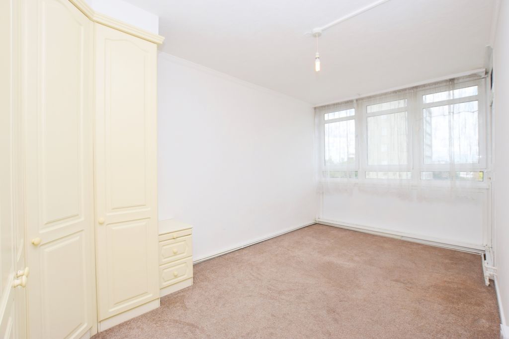 Property photo 3 of 8 V 1
