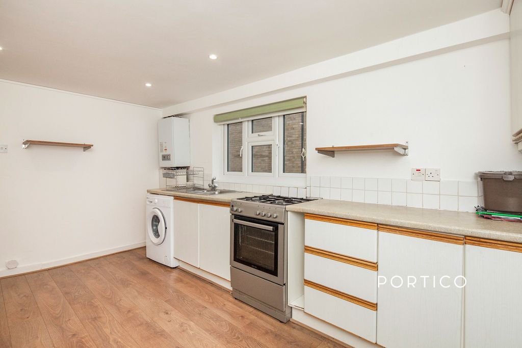 Property photo 3 of 11 Pbox-Img.Jpg