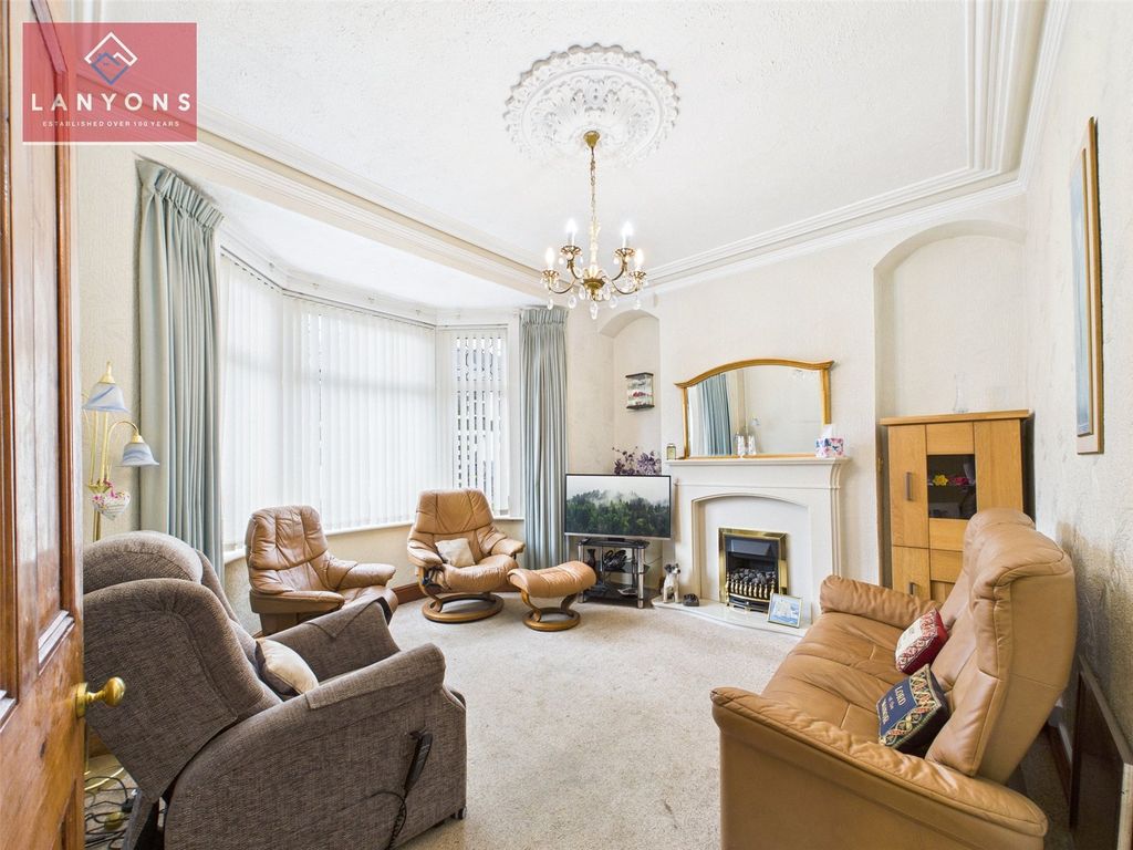 Property photo 2 of 18 Picture No. 04