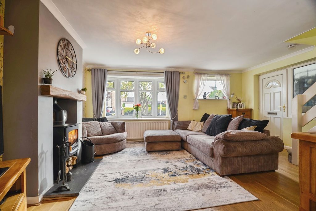 Property photo 3 of 15 Pbox-Img.Jpg