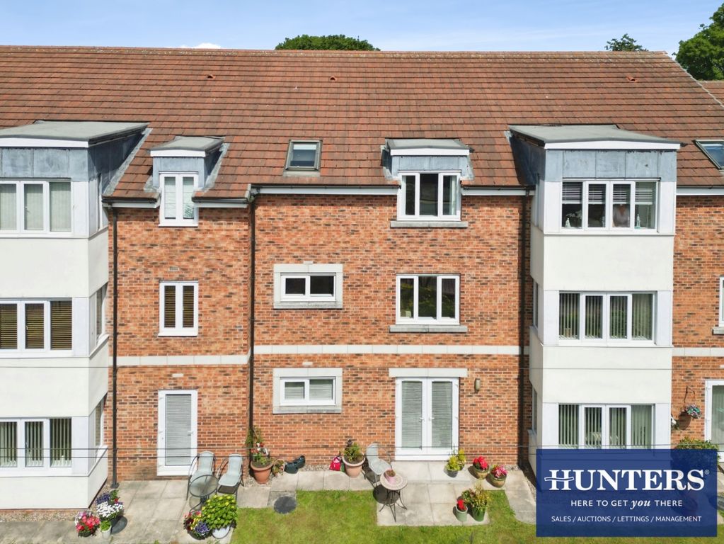 Property photo 1 of 16 External