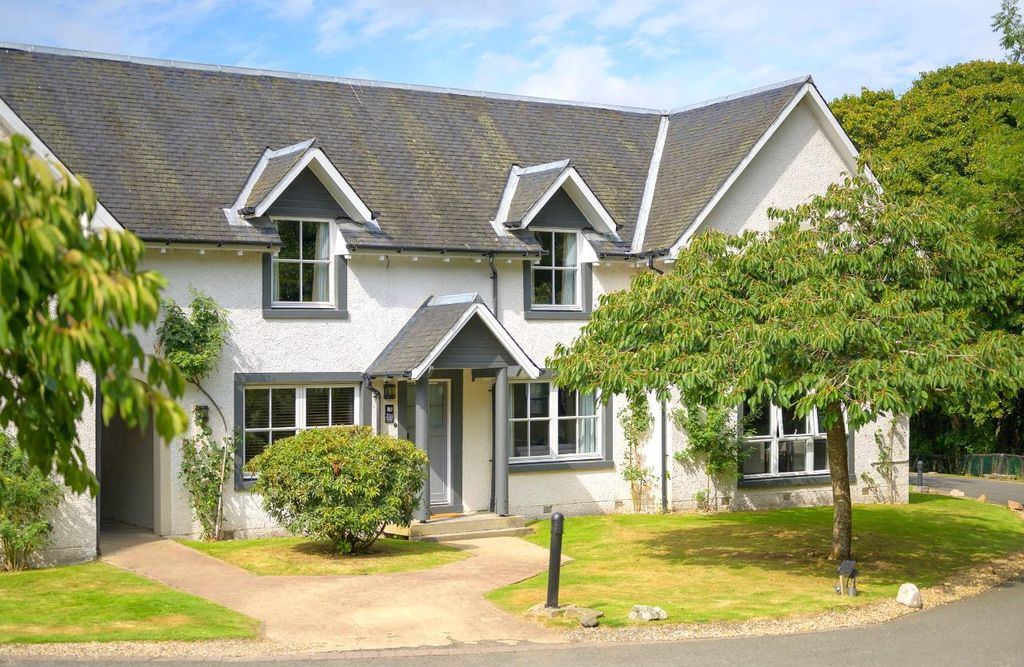 Property photo 2 of 18 Cottage Exterior