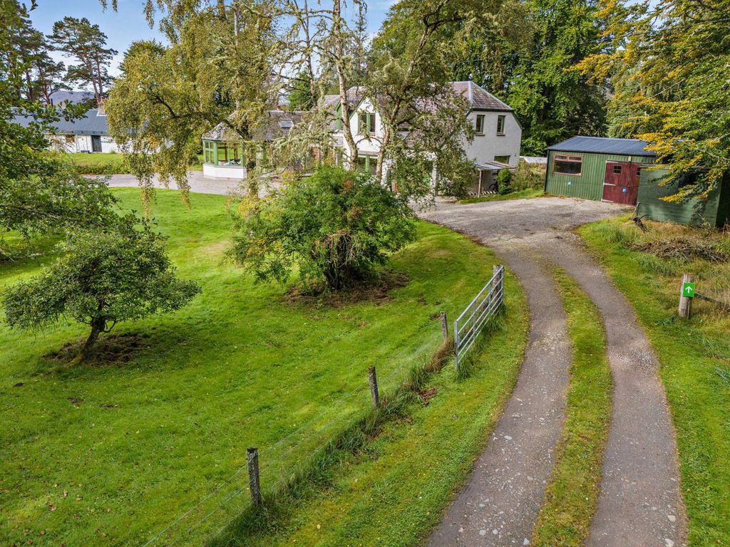 Property photo 2 of 31 The Keepers