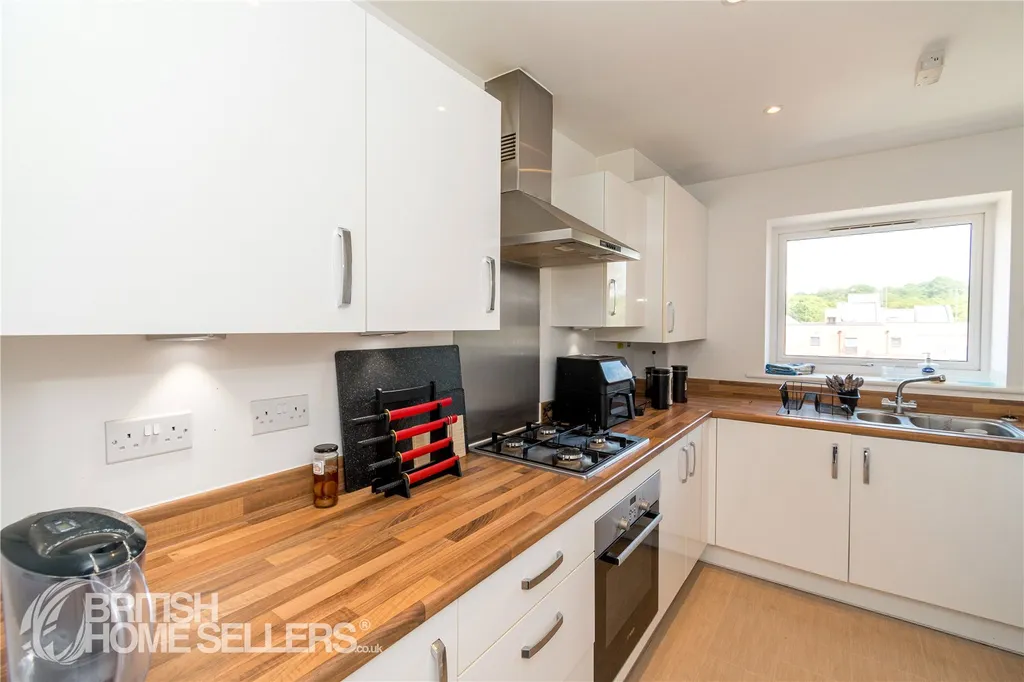 Apartment in Southampton, Harefield - More