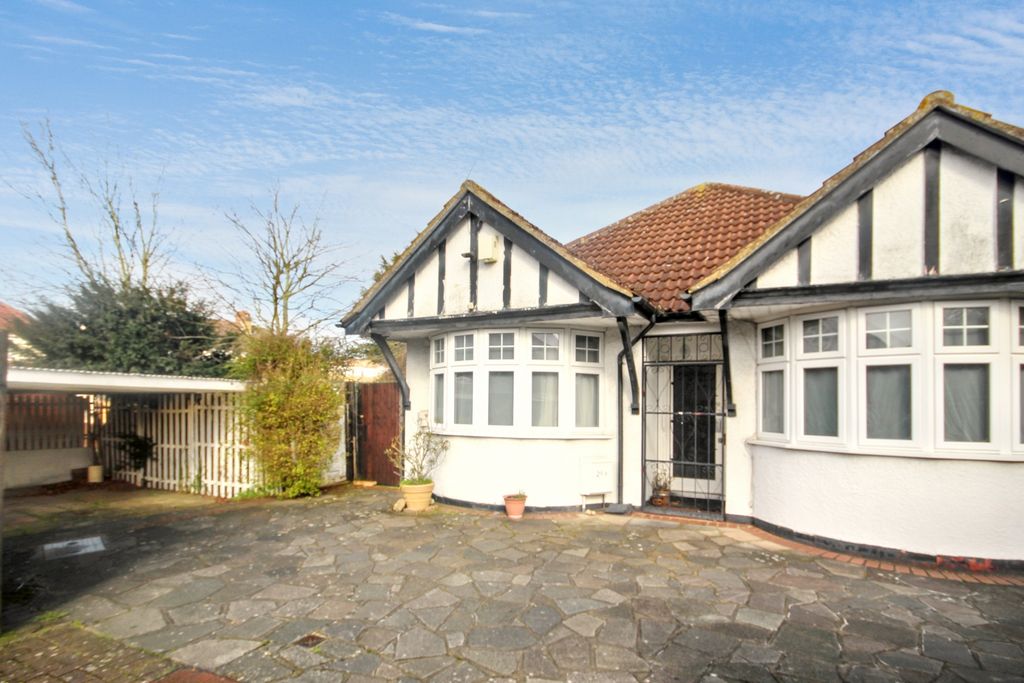 Property photo 1 of 14 Mount Pleasant, Wembley, Middlesex Ha0