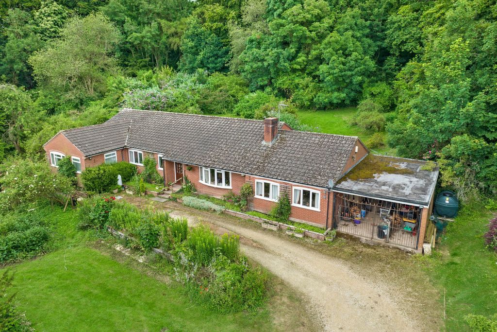 Property photo 1 of 28