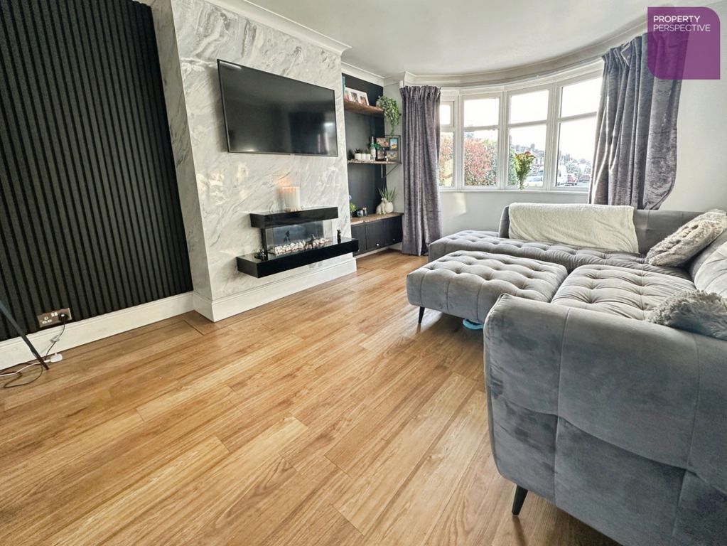 Property photo 2 of 19 Pbox-Img.Jpg