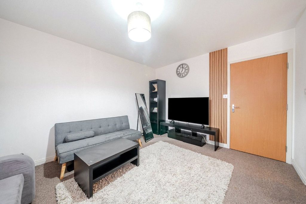Property photo 3 of 9 Picture No. 11