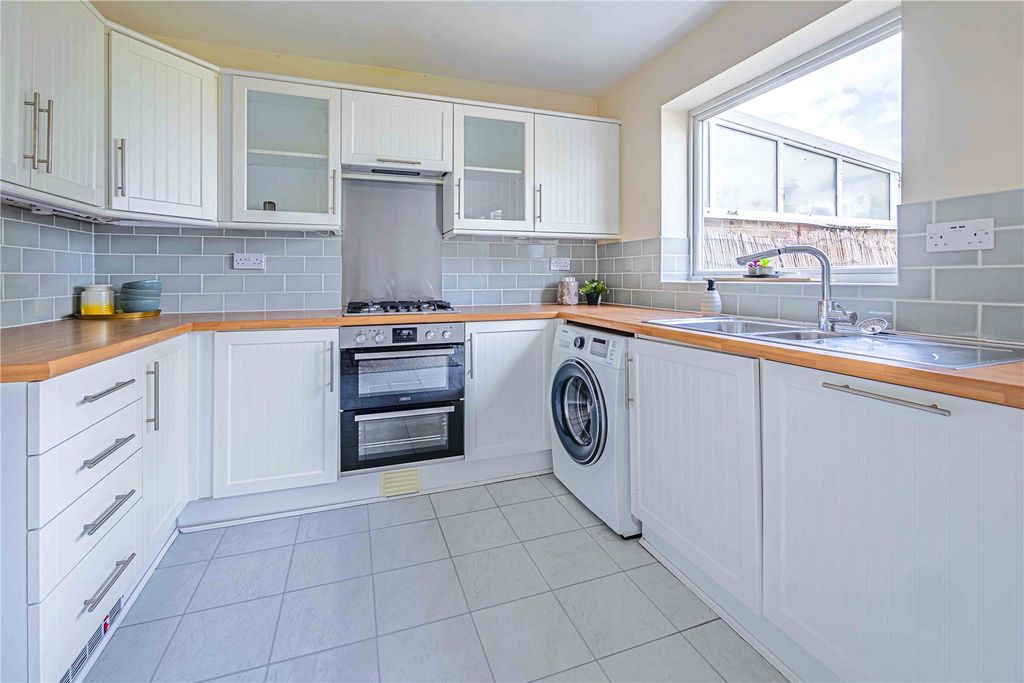 Property photo 2 of 24 Picture No. 39