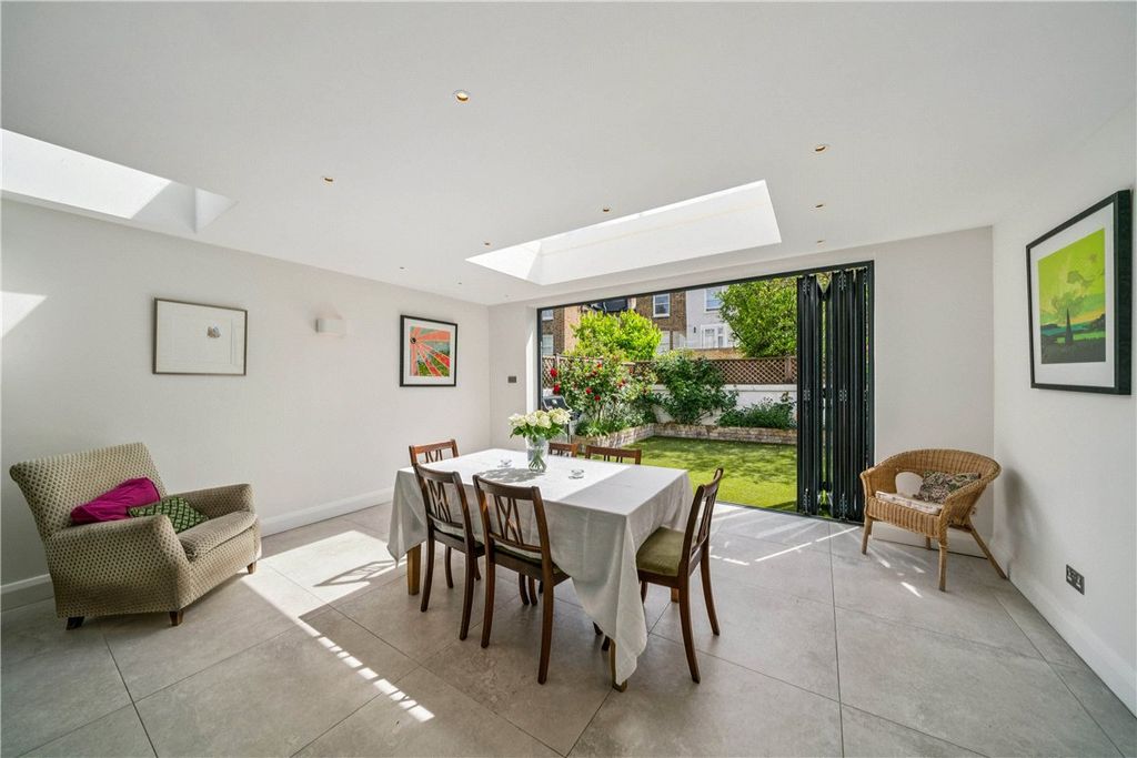 Property photo 2 of 27 Picture No. 06