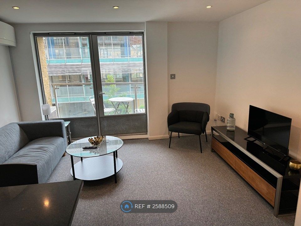 Property photo 1 of 8 Lounge