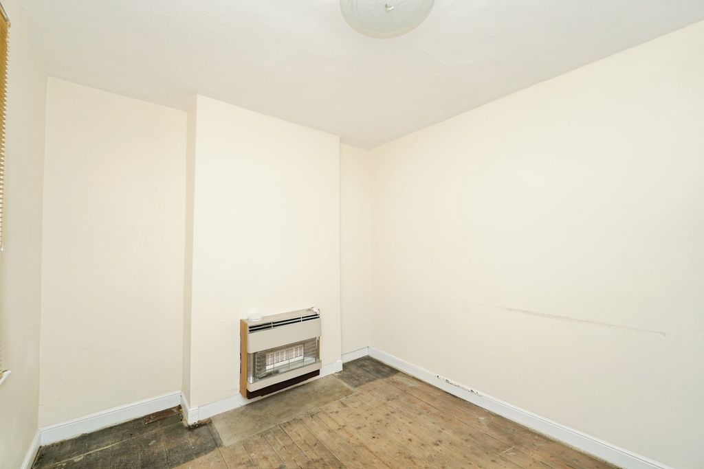 Property photo 3 of 17 Photo