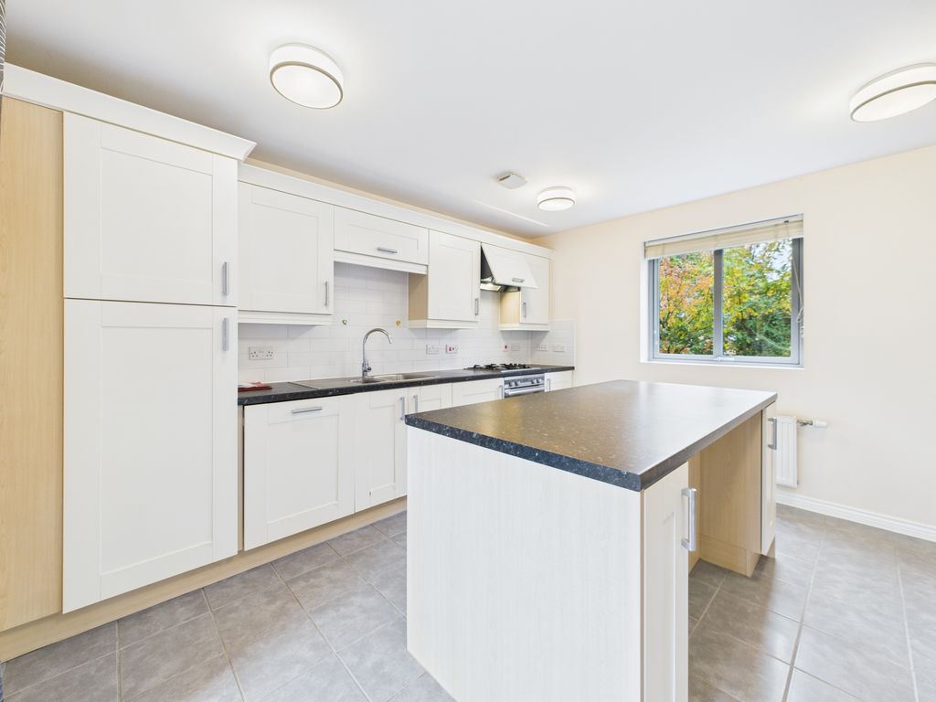 Property photo 2 of 33