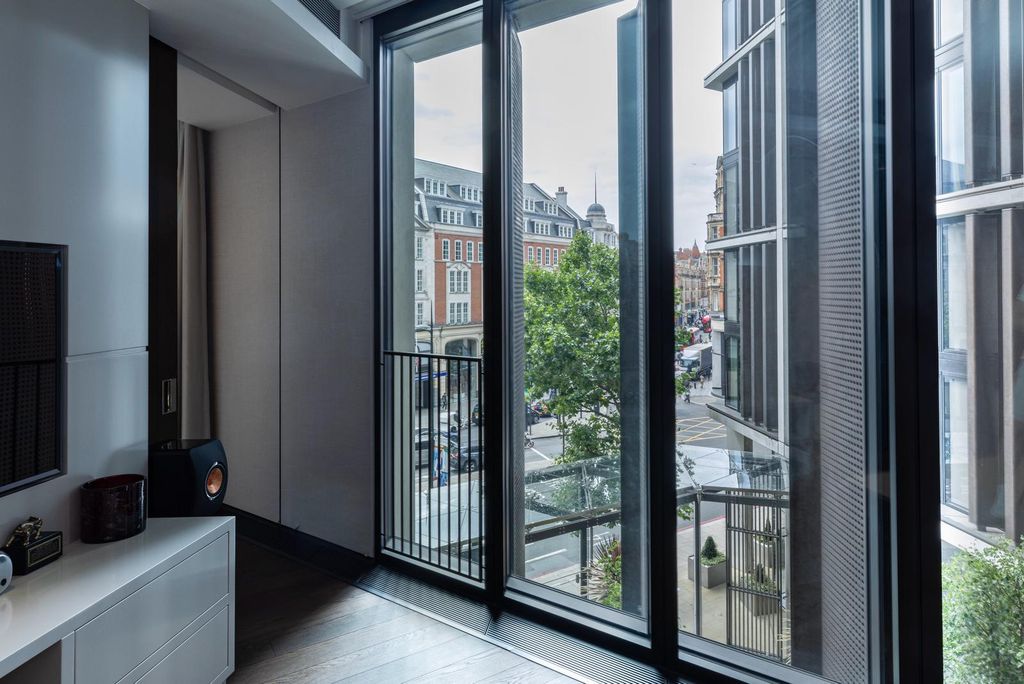 Property photo 2 of 18 View