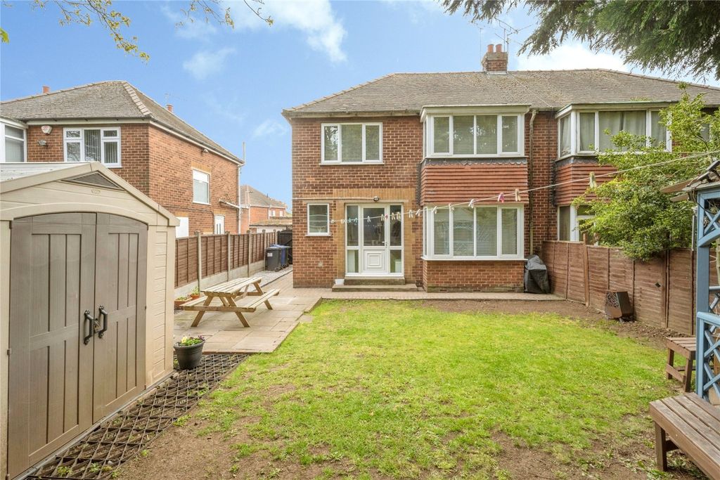 Property photo 3 of 14 Garden