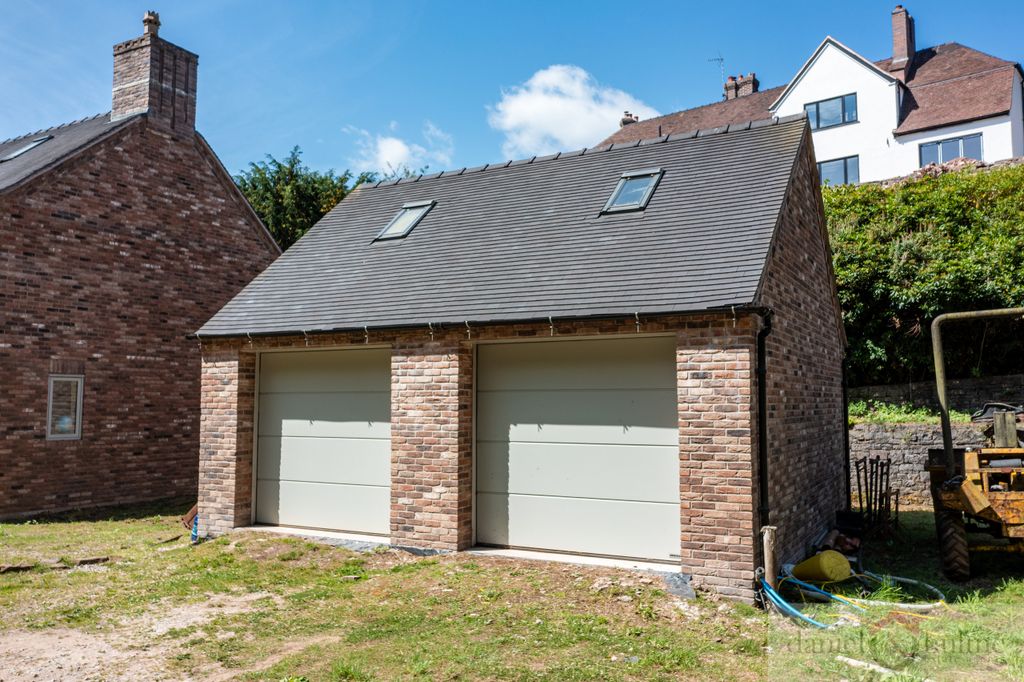 Property photo 2 of 37 Ackley House-31