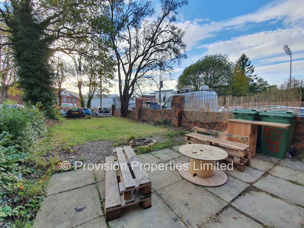 Property photo 2 of 8 Photo