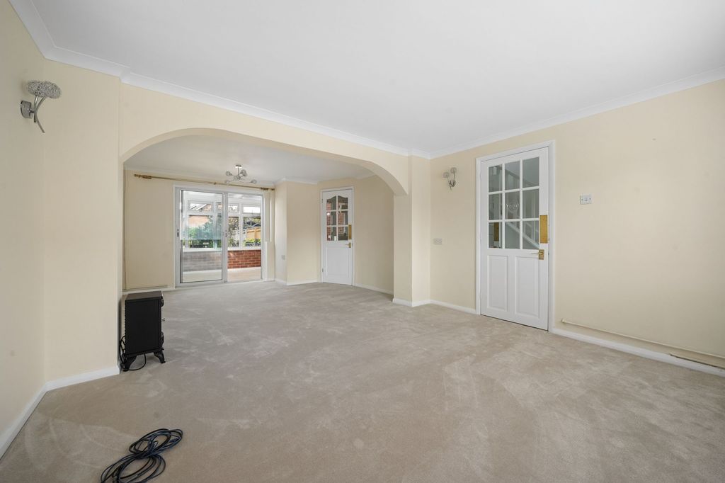 Property photo 3 of 25
