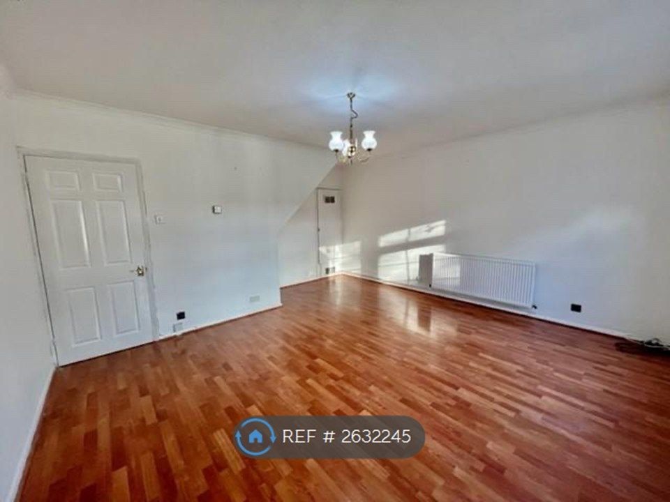 Property photo 3 of 17 Large Lounge