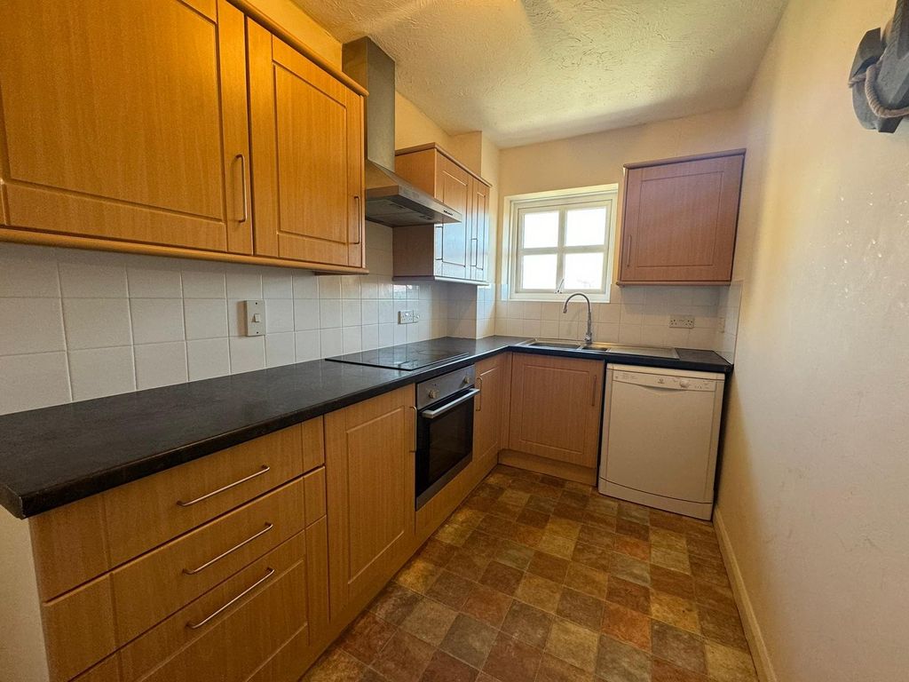 Property photo 3 of 12 Picture No. 11