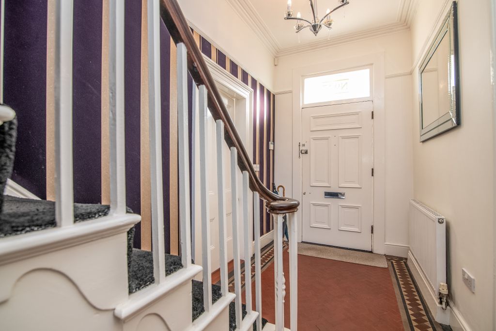 Property photo 2 of 23