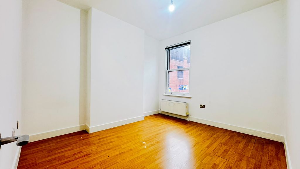 Property photo 1 of 2