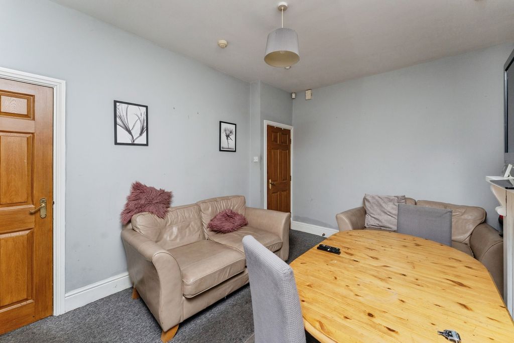 Property photo 3 of 19 Pbox-Img.Jpg