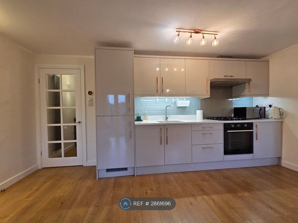 Property photo 2 of 14 Kitchen Area