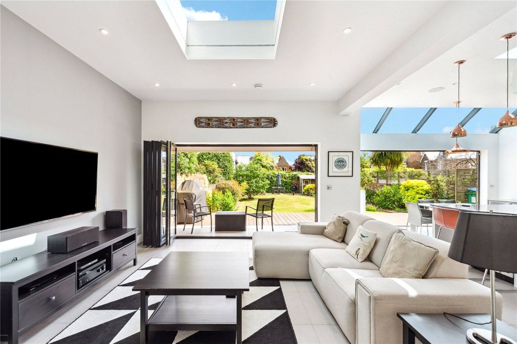 Property photo 2 of 16 Picture No. 03