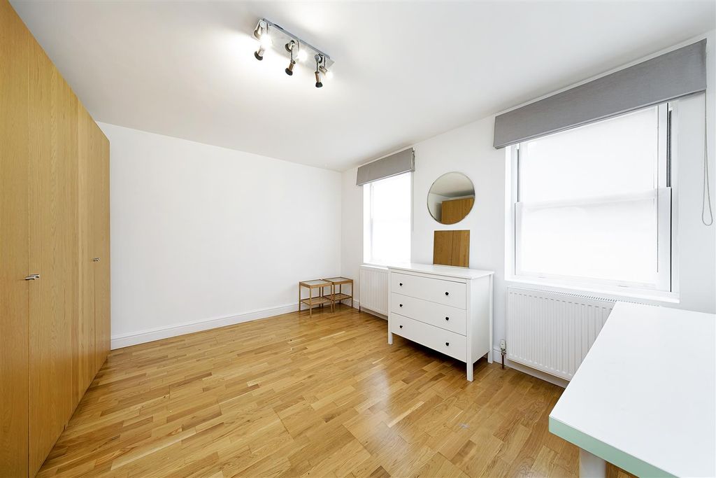 Property photo 3 of 8 21A Grosvenor Road-02.Jpg