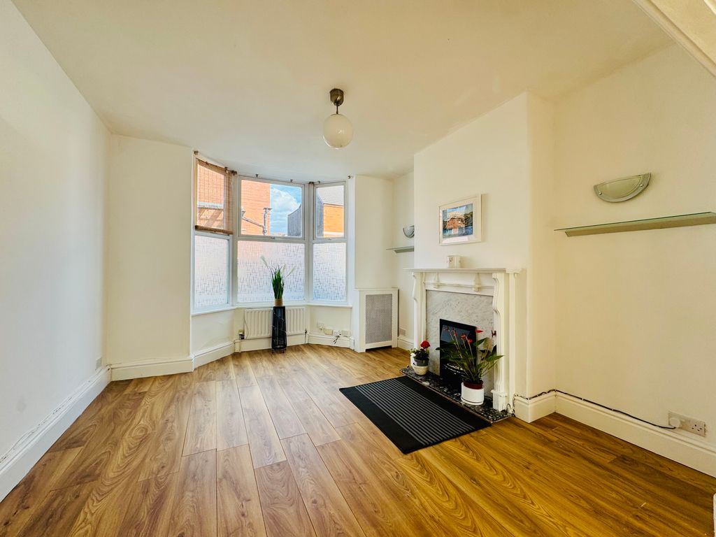 Property photo 2 of 12 Image